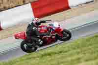 cadwell-no-limits-trackday;cadwell-park;cadwell-park-photographs;cadwell-trackday-photographs;enduro-digital-images;event-digital-images;eventdigitalimages;navarra;no-limits-trackdays;peter-wileman-photography;racing-digital-images;trackday-digital-images;trackday-photos